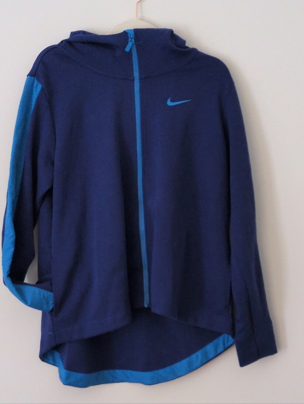 Nike Advance 15 Full Zip Hoodie With Sleeve Pocket. Can Be Worn By Men & Women